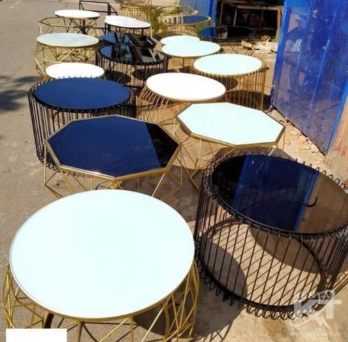 Bàn sofa mặt kính