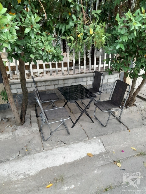 Ghế xếp đen lưng thấp