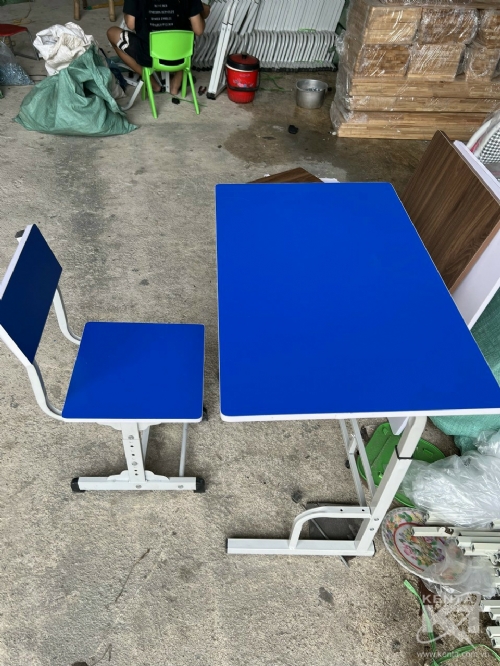 Bàn ghế học sinh mau xanh dương